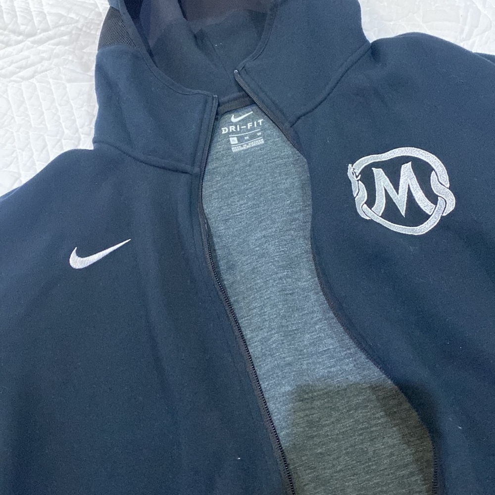 Nike Dri-Fit Jacket - Picture 2 of 8